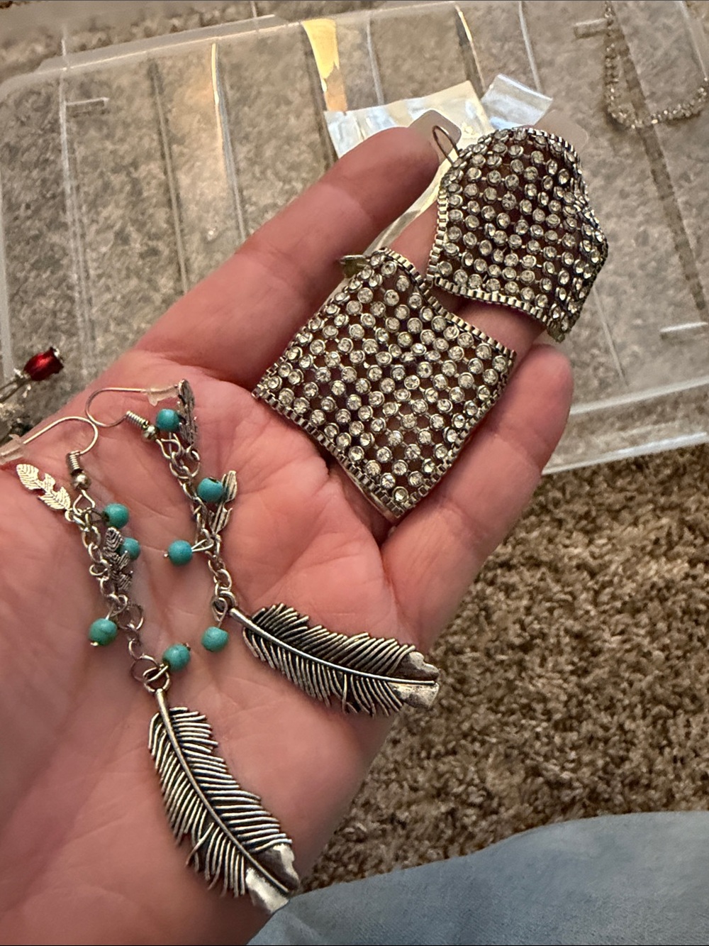 Lot of Vintage to Modern Jewelry lot - Picture 10 of 12